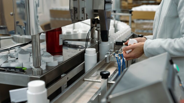 Private label supplement manufacturing with quality ingredients